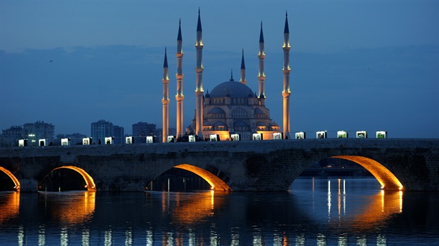 Adana Taş Köprü Nerede - Nasıl Gidilir? Adana Gezilecek Yerler
